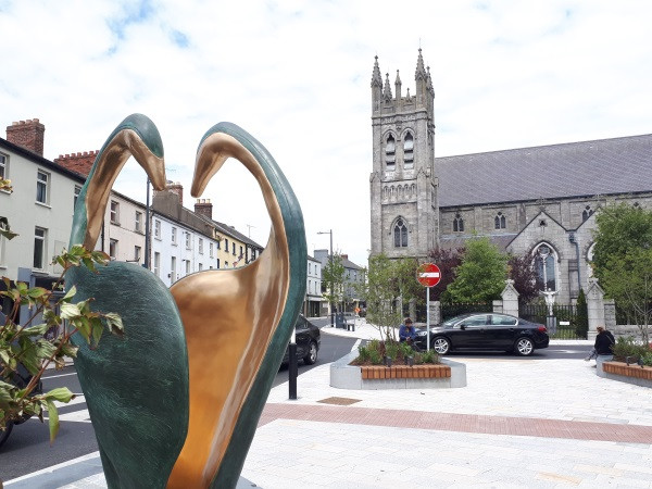 New sculpture  installed in Dundalk Town Centre